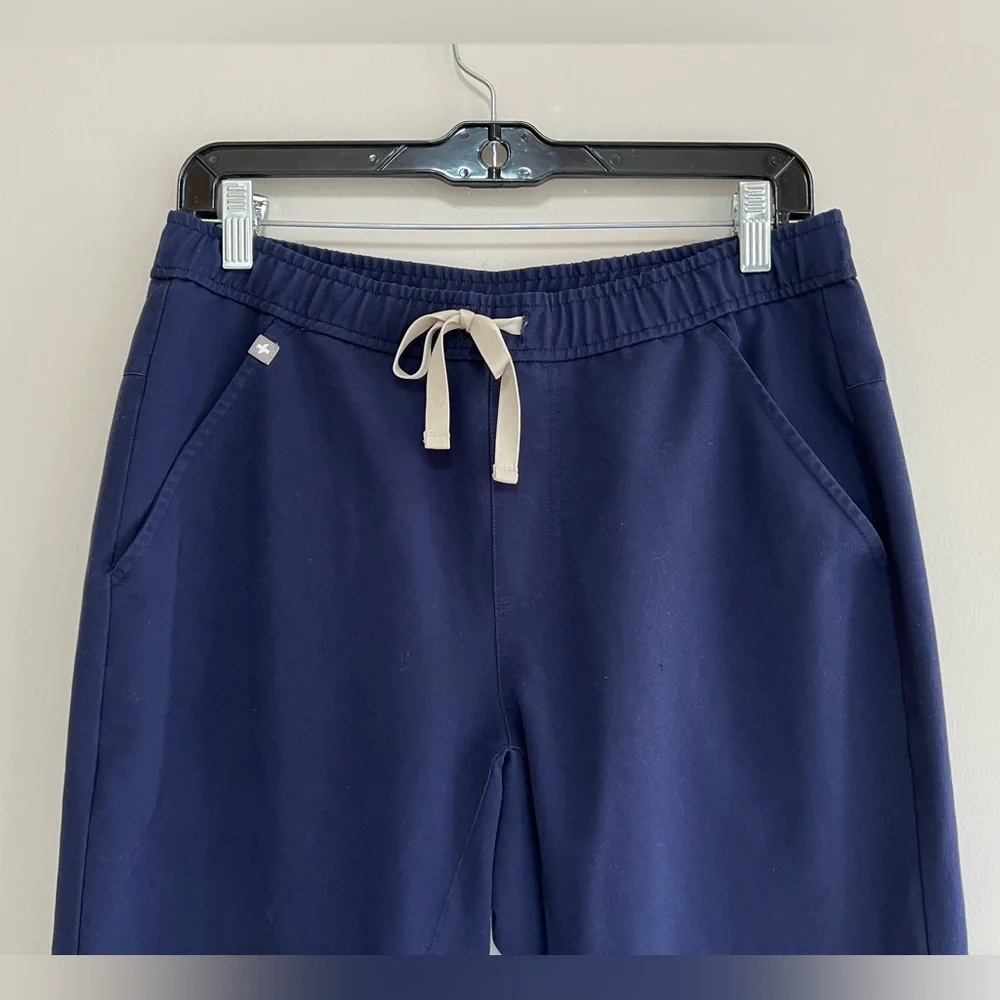 FIGS Men's Tansen Jogger Scrub Pants in Navy Blue (PO #1455), size Small
